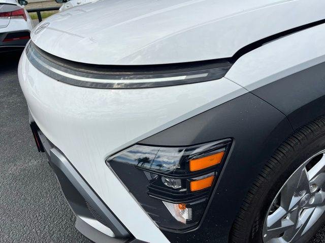New 2026 White Hyundai SE FWD image 13