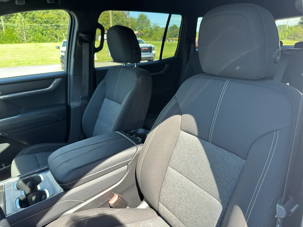 2025 GMC Acadia Elevation - Photo 12