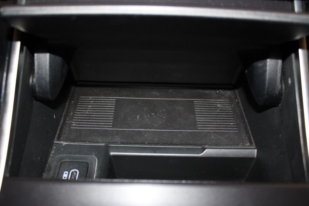 Used 2026 Fuji White Land Rover Dynamic SE image 31