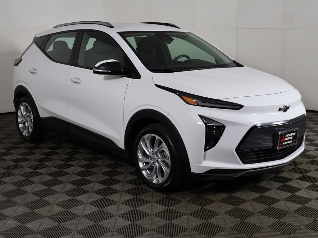 Used 2022 Chevrolet Bolt EUV LT with VIN 1G1FY6S08N4109513 for sale in Parma, OH