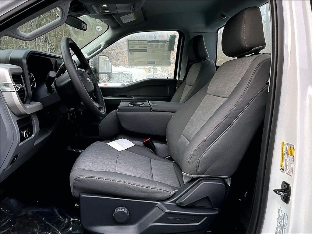 New 2026 Oxford White Ford XL image 10