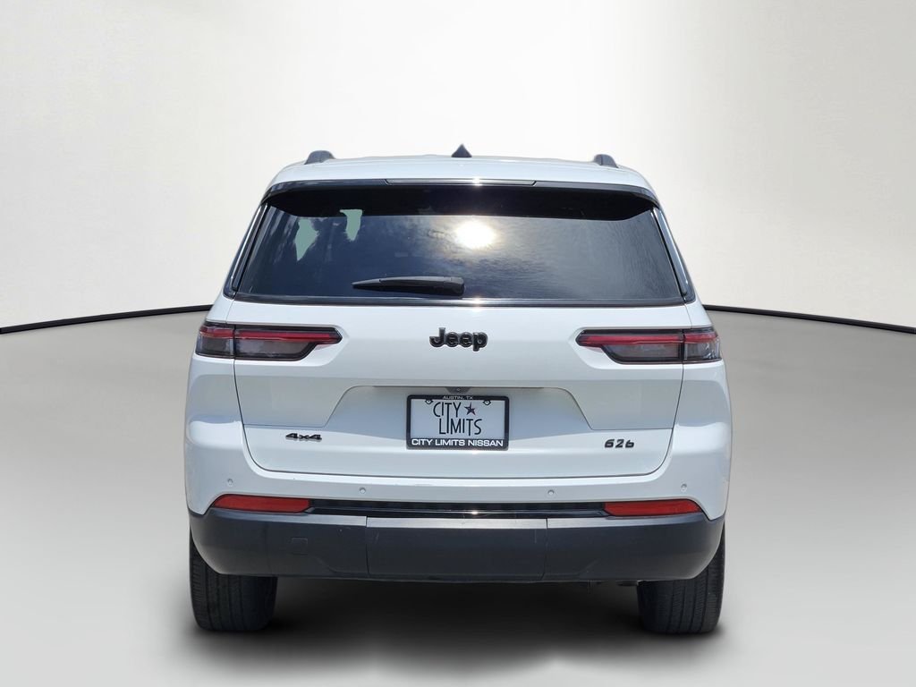 Used 2023 White Jeep Altitude image 6