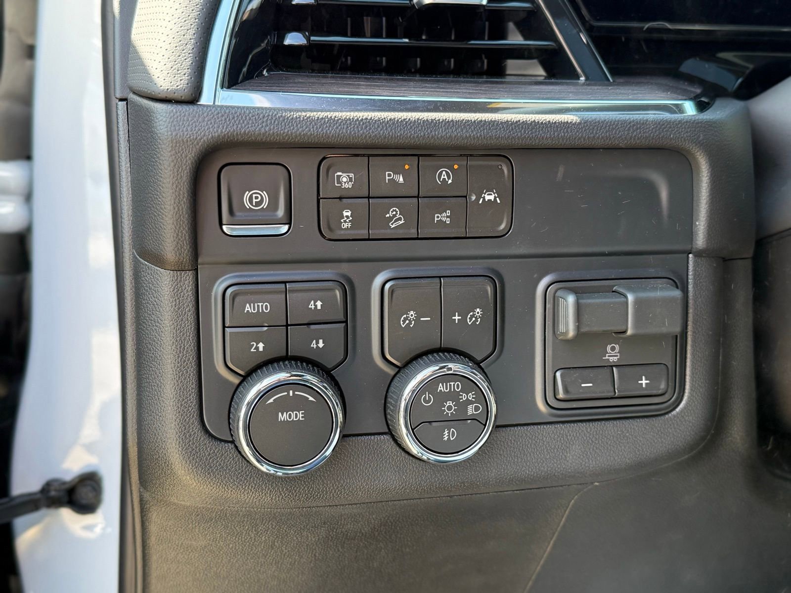 2026 Chevrolet Tahoe Premier - Photo 37