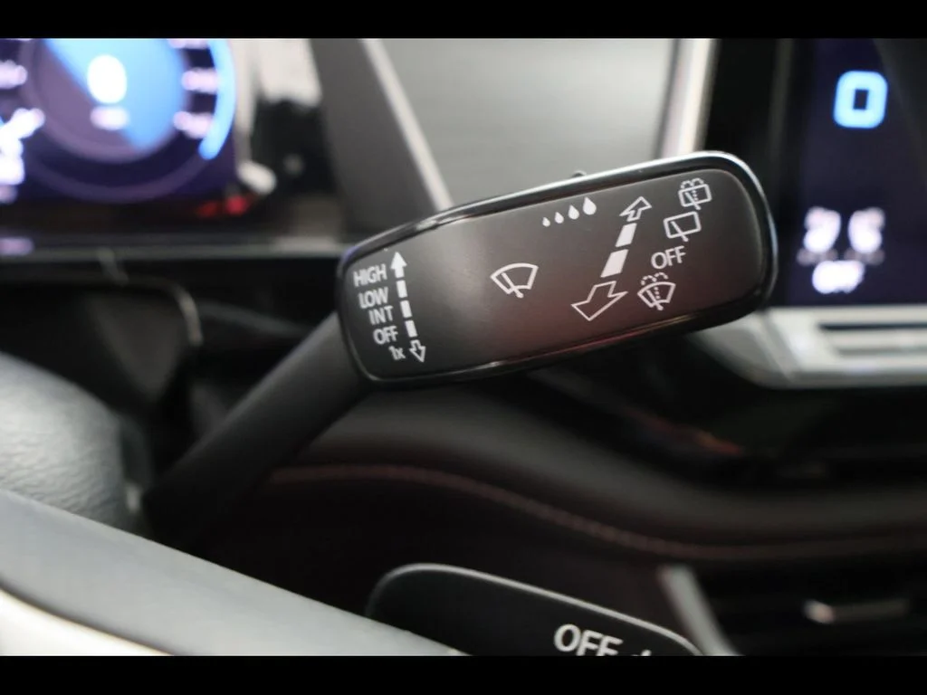 New 2026 Black Volkswagen 2.0T SE w/Technology image 25