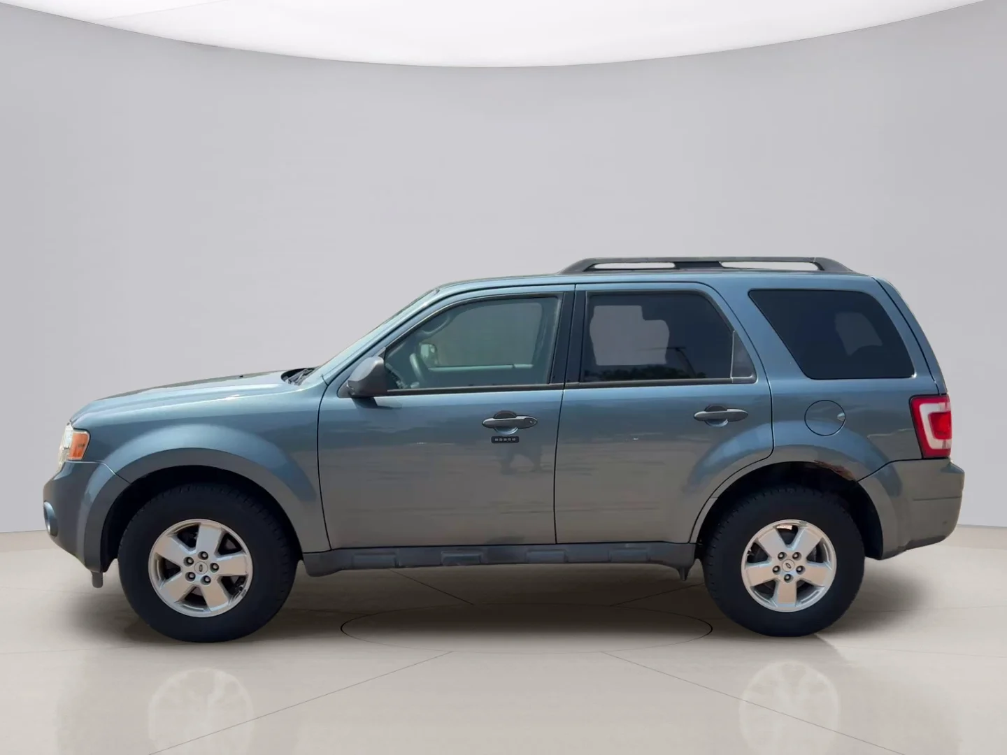 Used 2012 Blue Ford XLT image 2