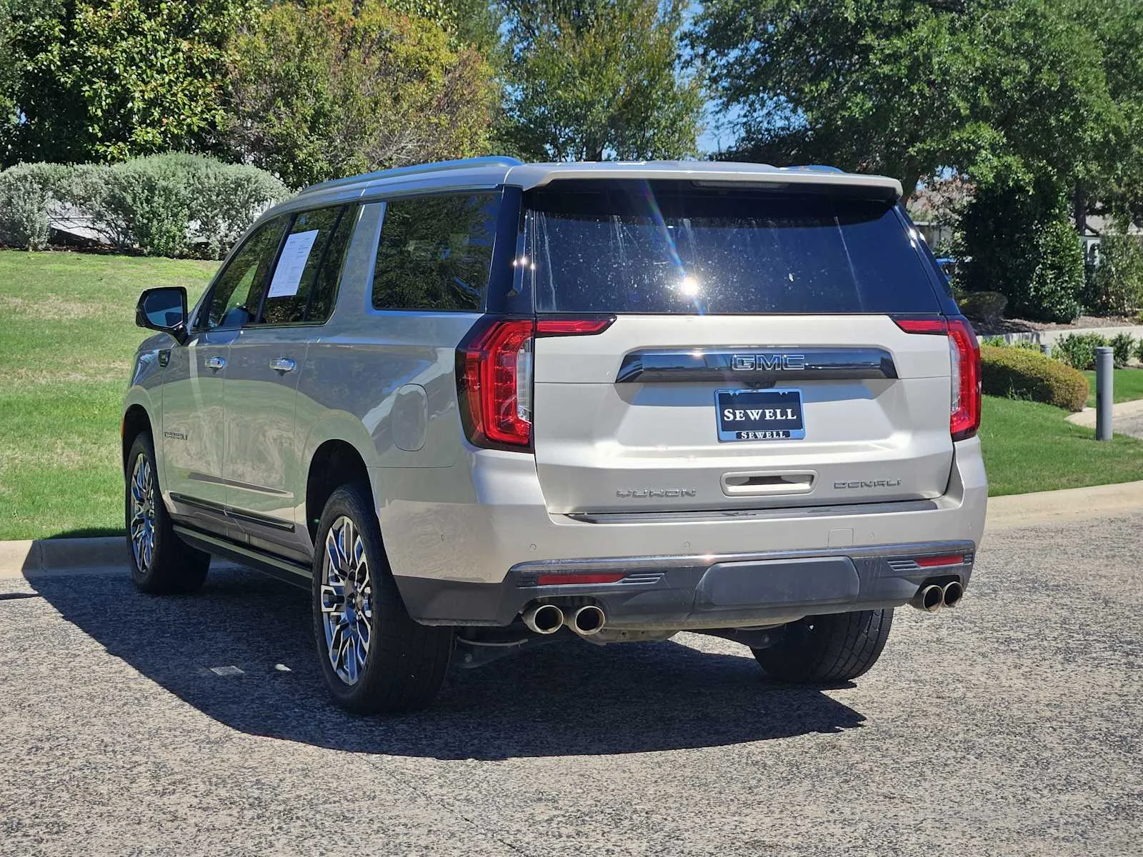 Used 2024 Pearl Beige Metallic GMC Denali Ultimate image 3