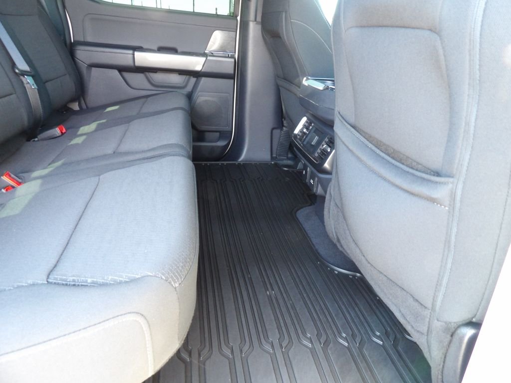 Used 2023 Oxford White Ford XLT image 32