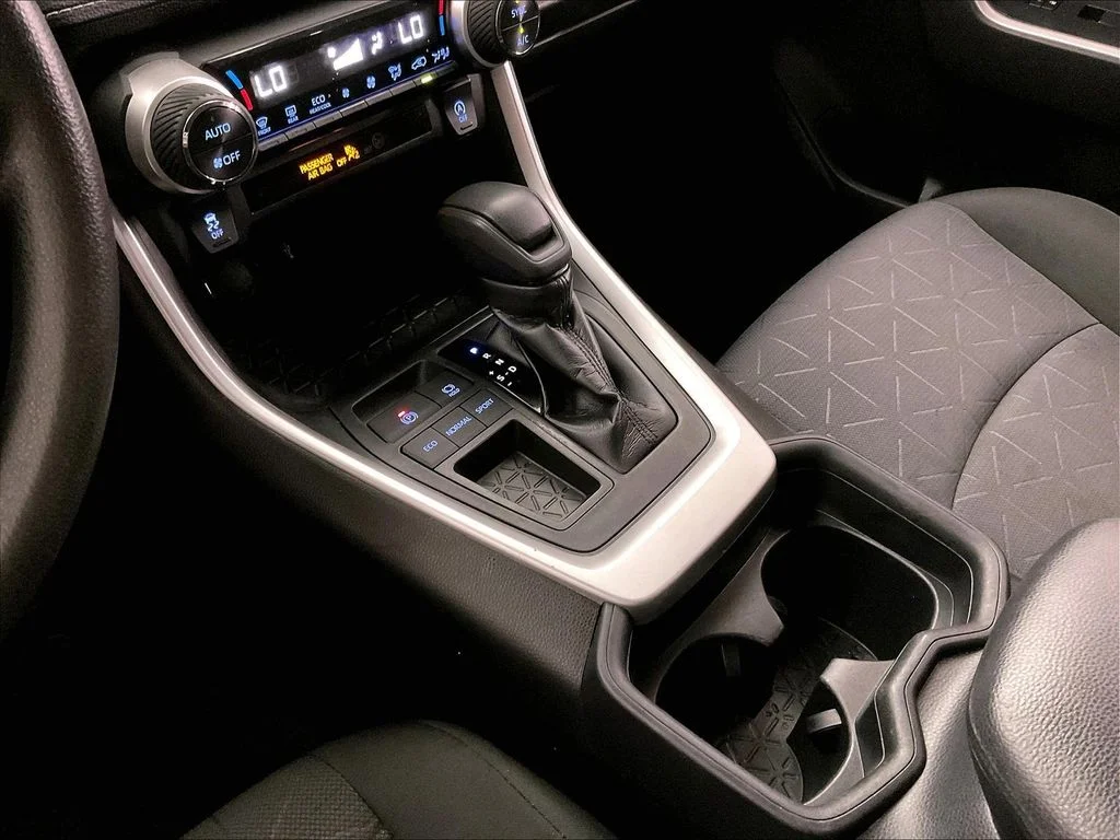 Used 2020 Silver Toyota XLE image 19