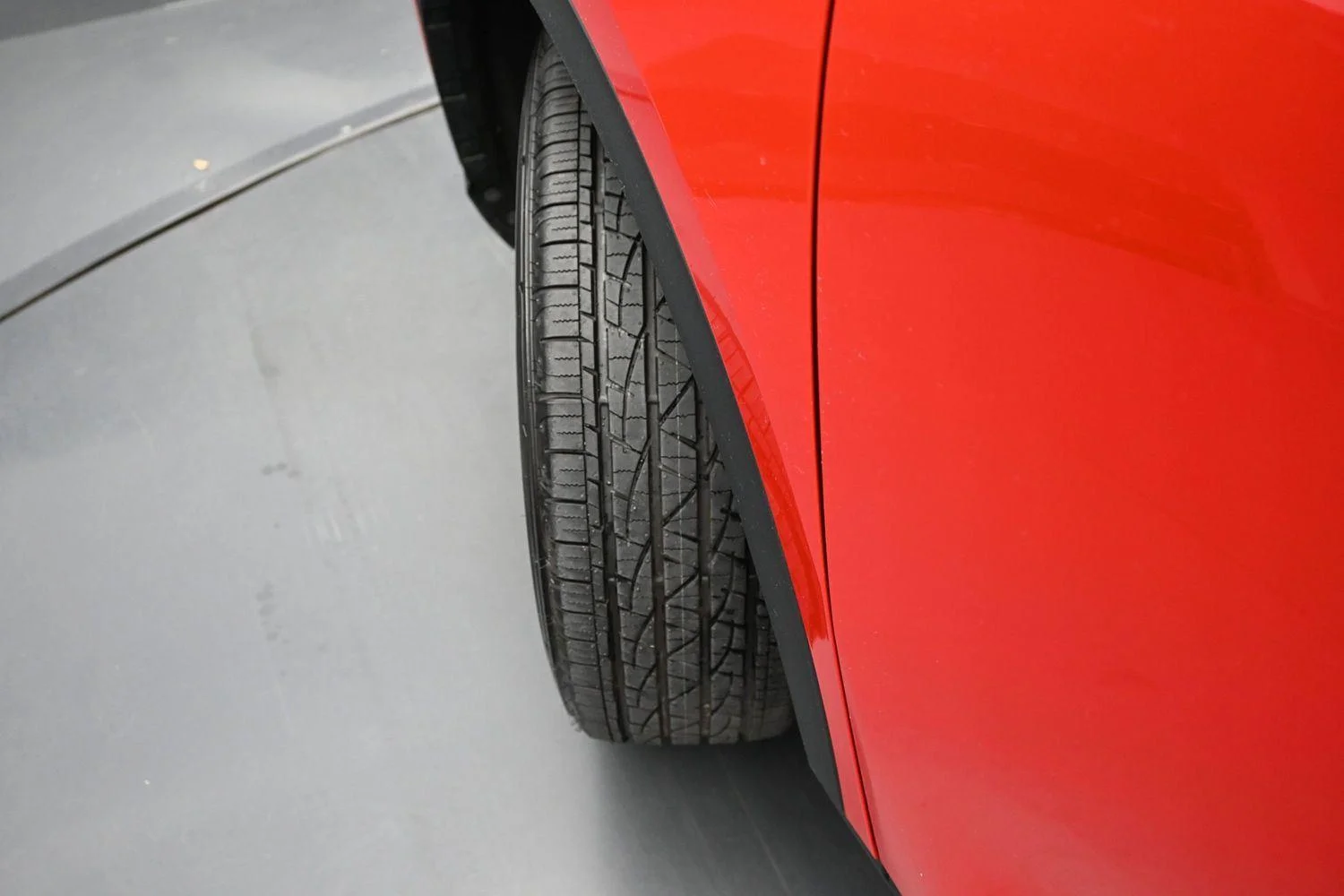 Used 2024 Race Red Ford Active image 5