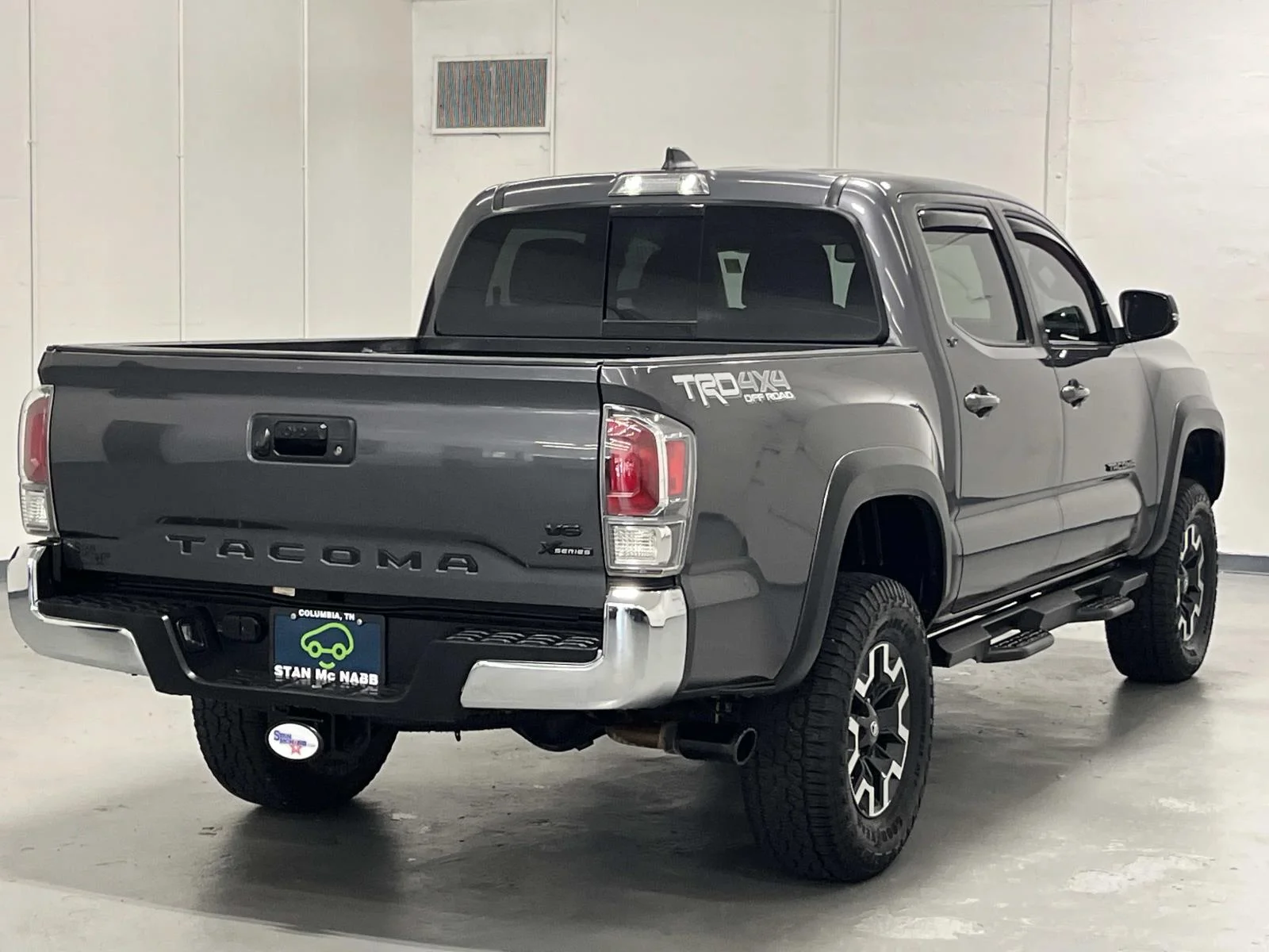 Used 2022 Magnetic Gray Metallic Toyota TRD Off Road Double Cab 3.5L V6 1 Owner image 8