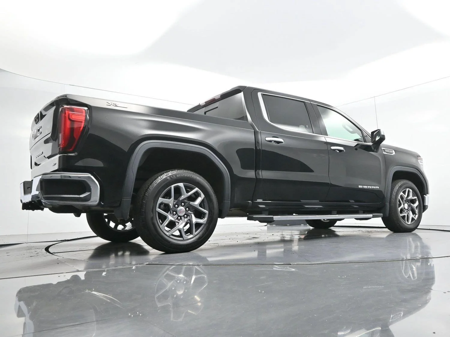 Used 2023 ONYX BLACK GMC SLT image 53