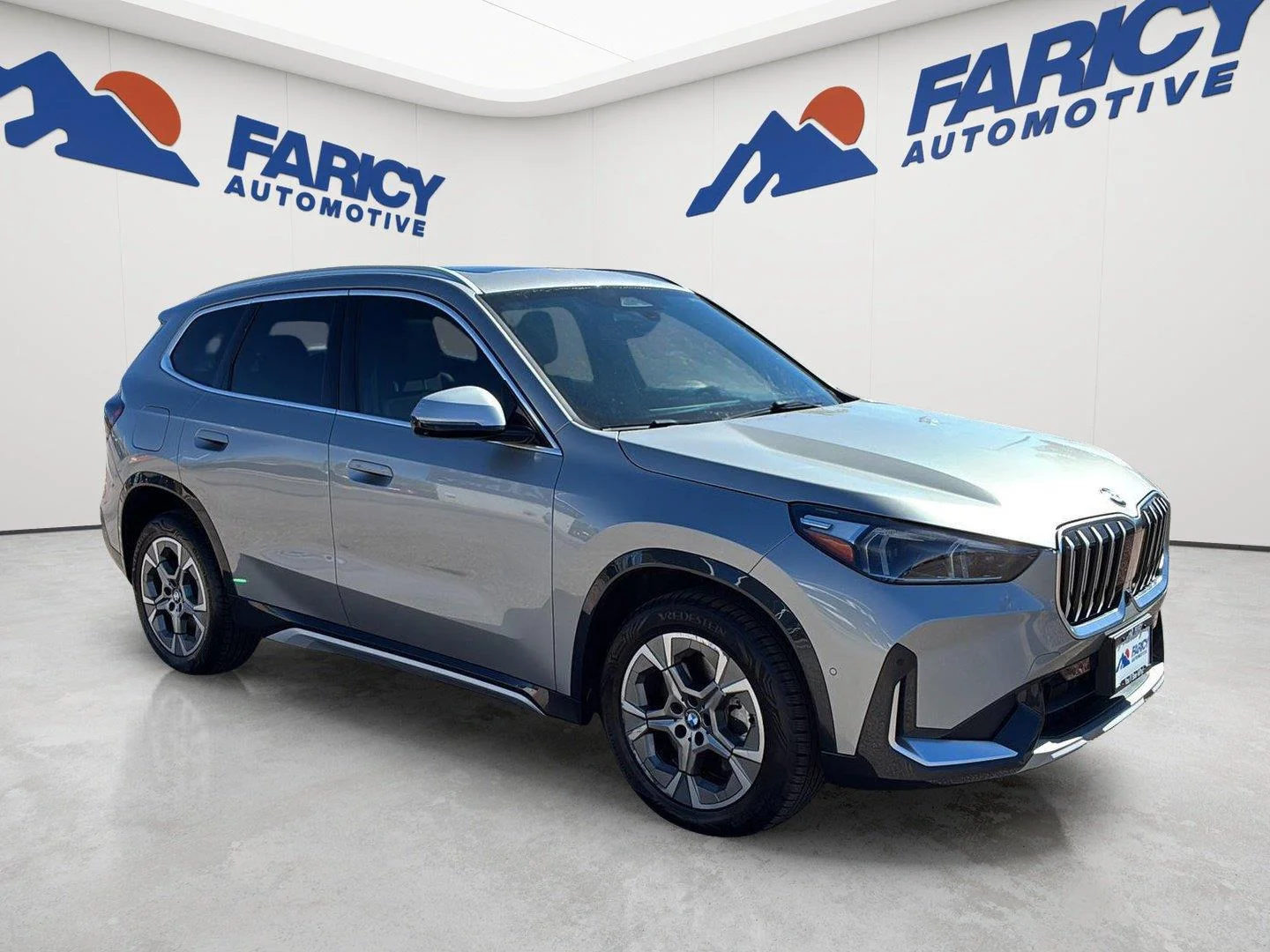 Used 2023 Space Silver Metallic BMW xDrive28i image 4