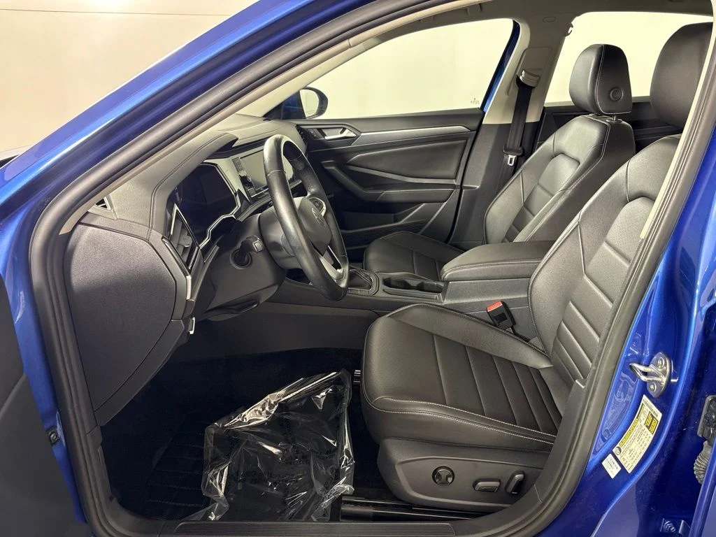 Used 2024 Blue Volkswagen 1.5T SE image 28