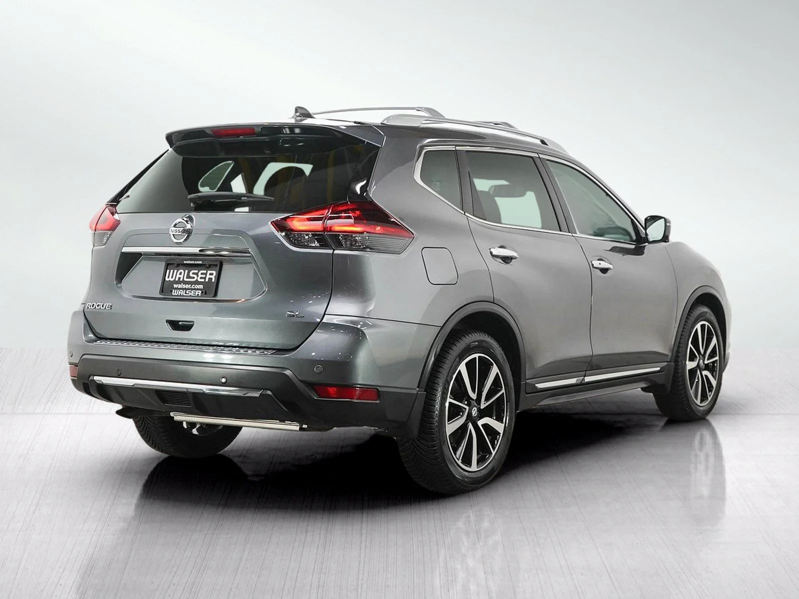 Used 2020 Gun Metallic Nissan SL image 5