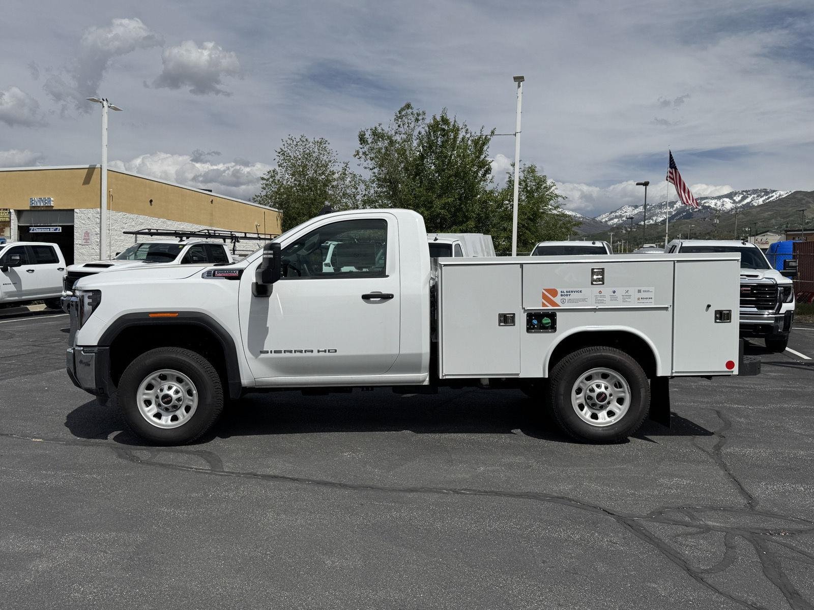 2025 GMC Sierra 3500HD Pro - Photo 10
