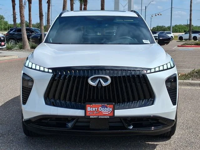 New 2027 RADIANT WHITE INFINITI Luxe AWD image 2