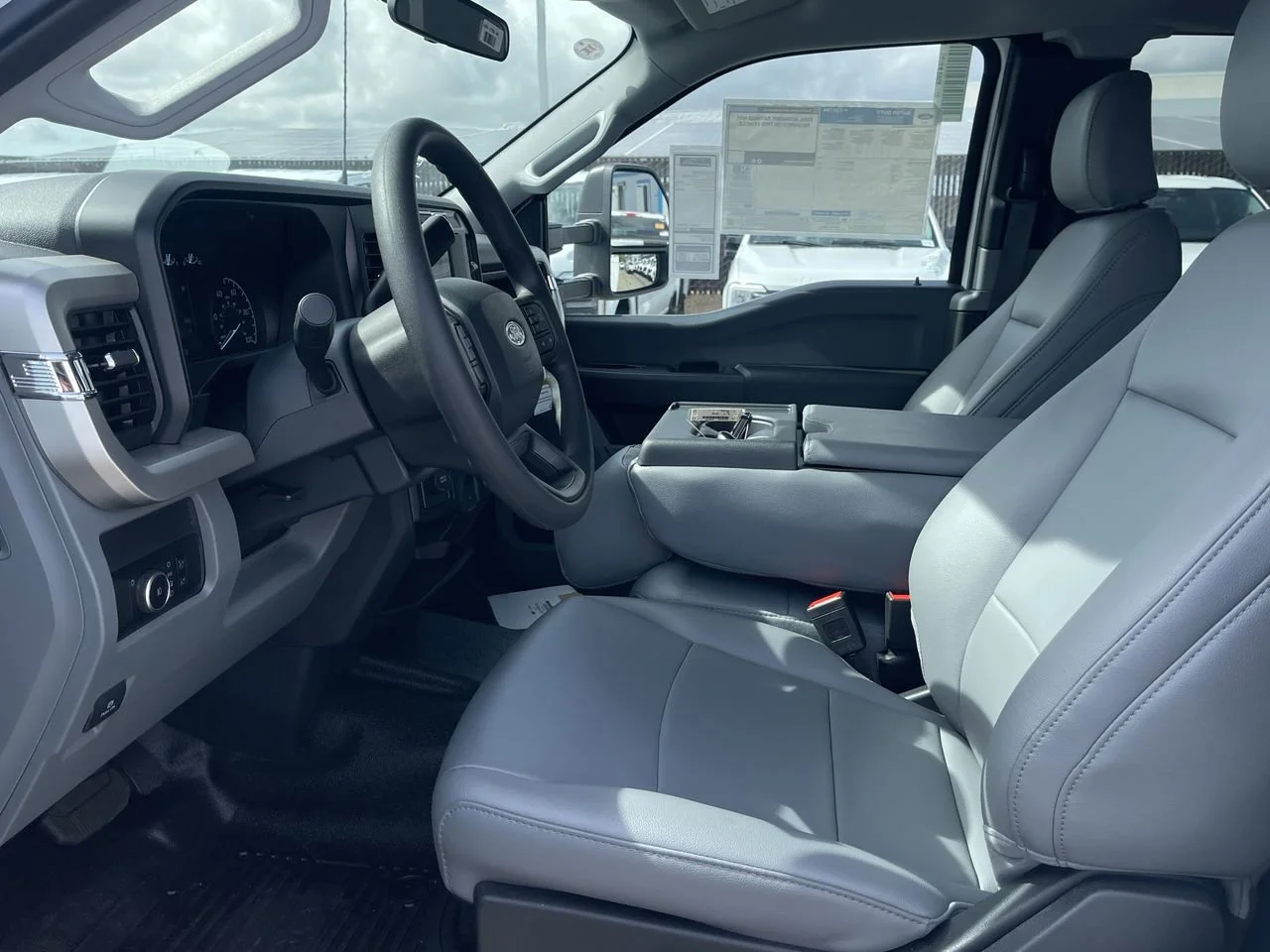 New 2024 Oxford White Ford XL image 17