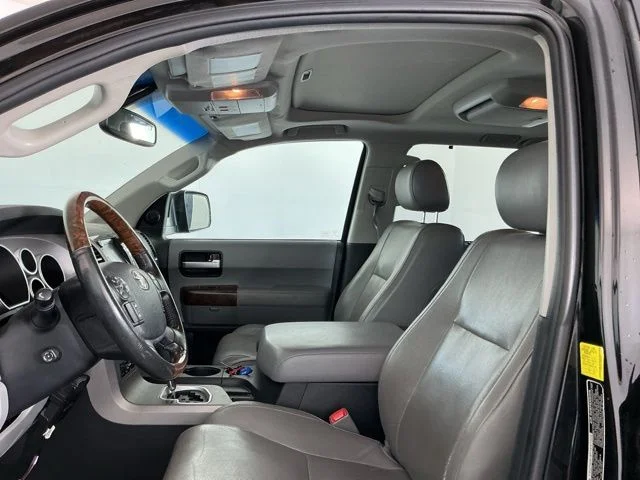 Used 2010 Black Toyota Platinum image 9