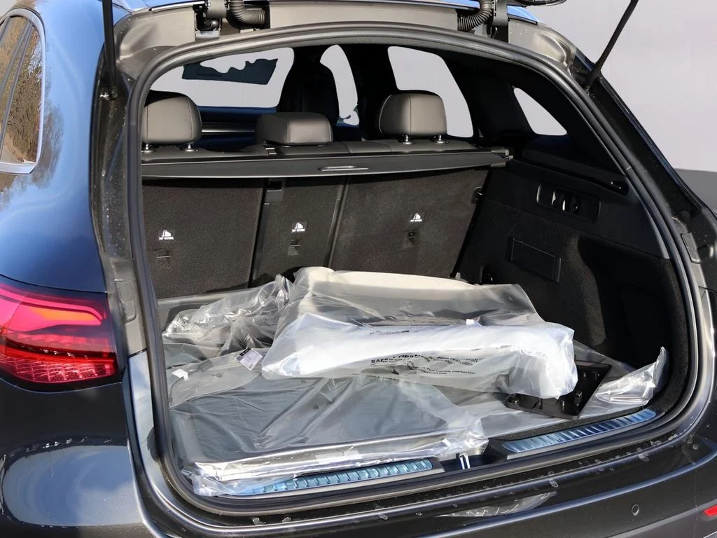 Certified Used 2026 Graphite Gray Metallic Mercedes-Benz GLC 300 image 17