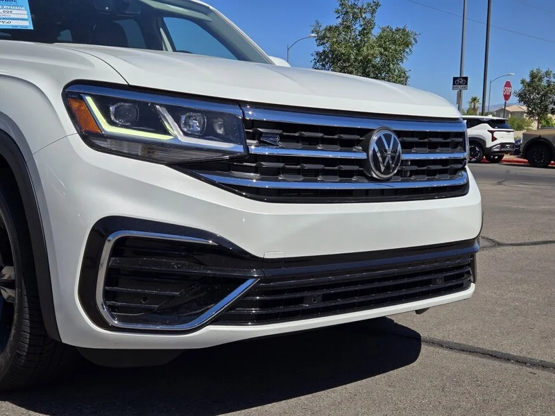 Used 2021 White Pearl Volkswagen 3.6L V6 SE W/TECHNOLOGY R-LINE FWD *LTD AVAIL* image 8