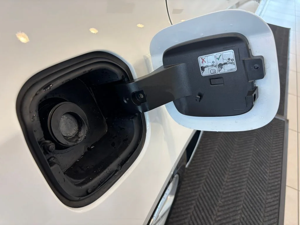 Used 2020 White Chevrolet LS image 31