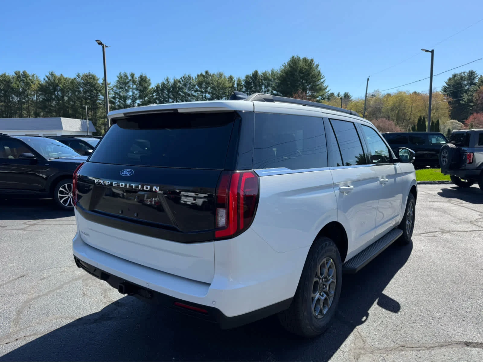 New 2026 Star White Metallic Tri-Coat Ford Active image 6