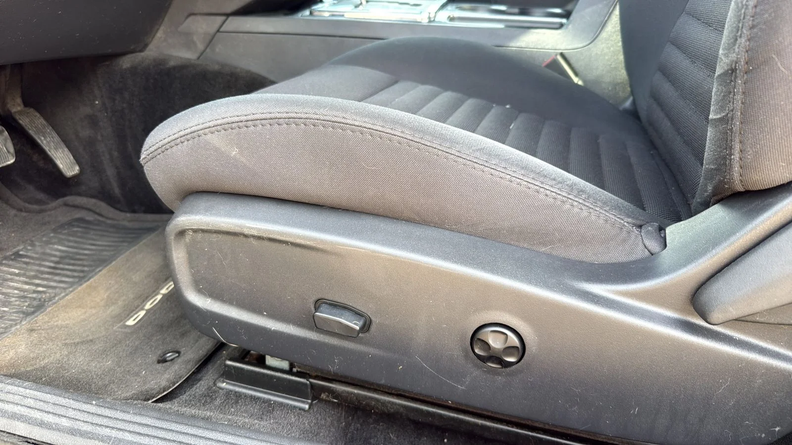Used 2014 Blue Dodge SXT image 10