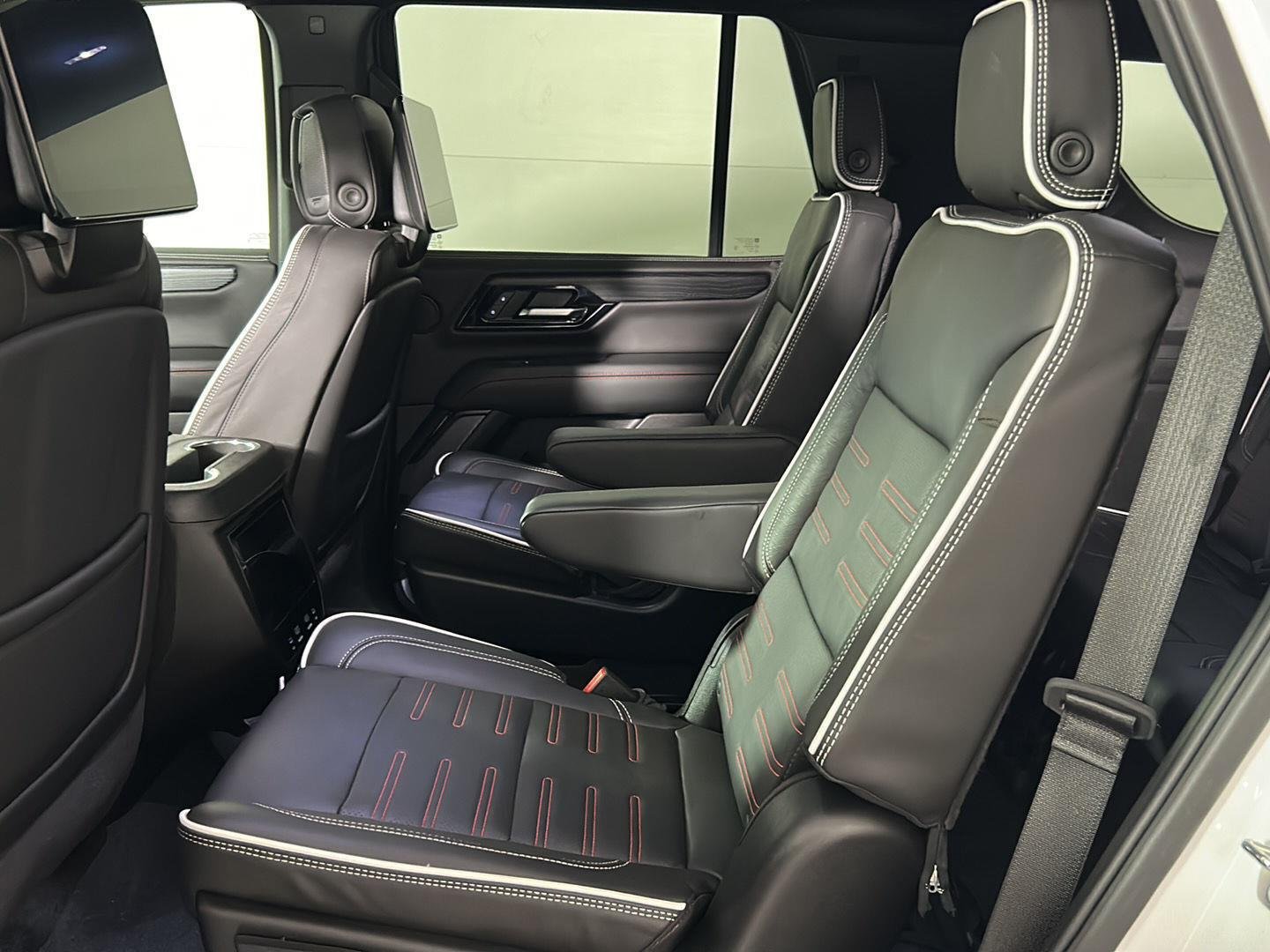 Used 2026 Summit White GMC AT4 Ultimate image 17