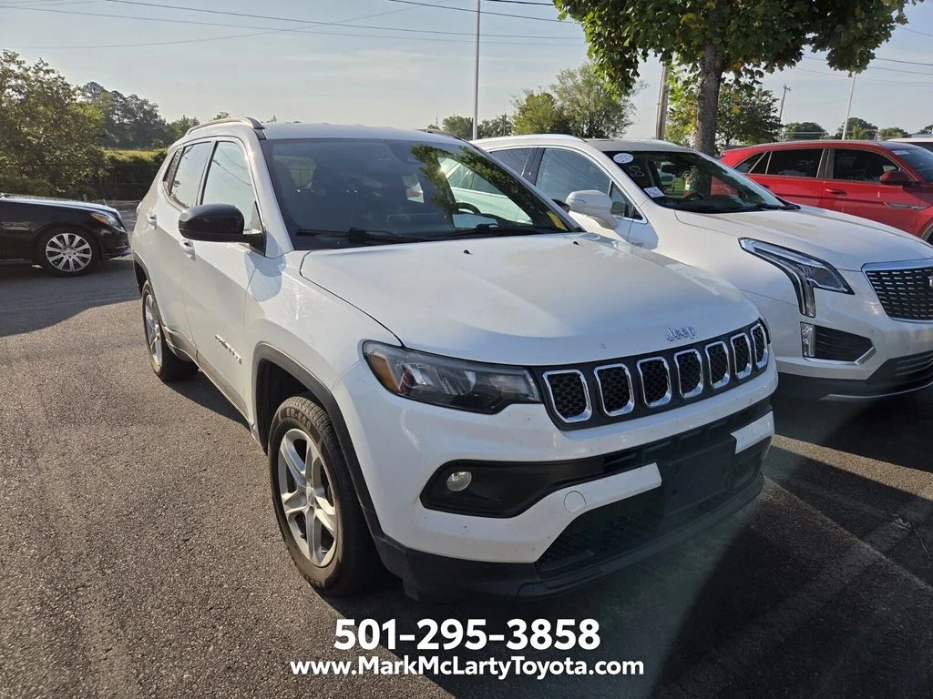 Used 2024 White Jeep Latitude image 2