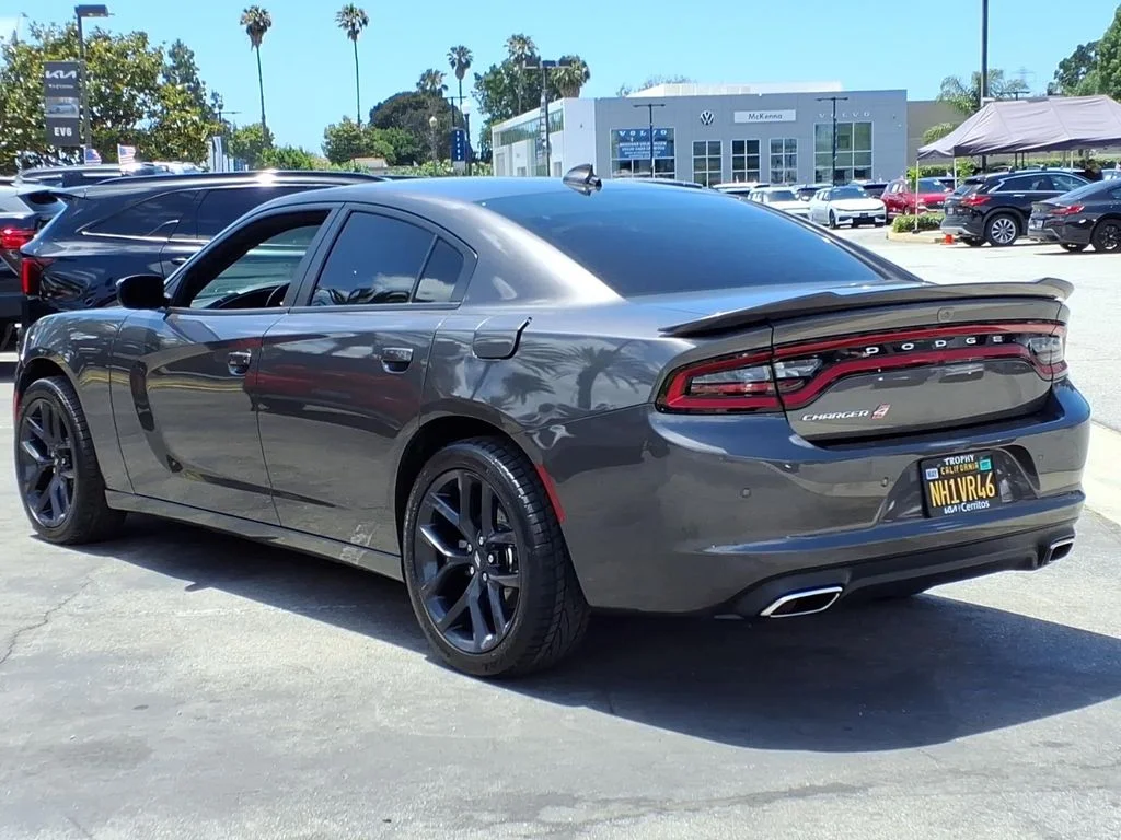Used 2022 Gray Dodge SXT image 6