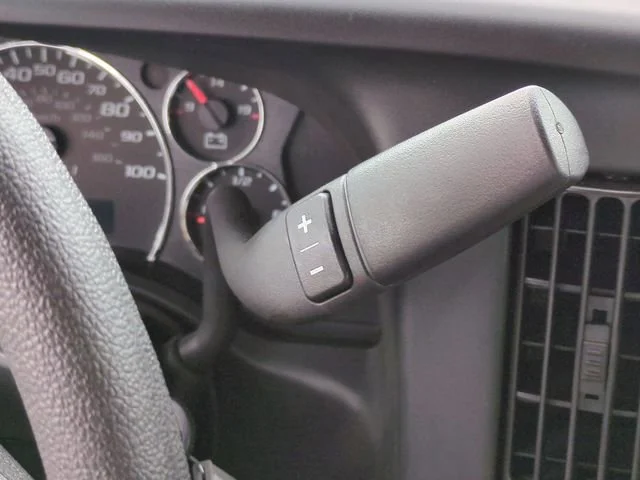 New 2025 Summit White GMC 1WT image 18