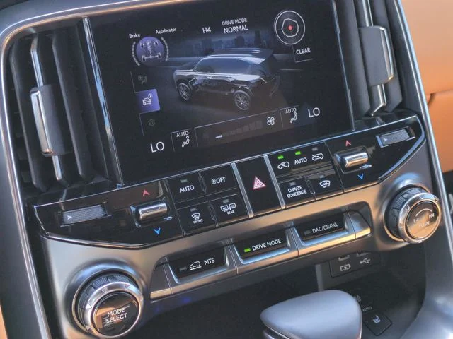 Used 2024 White Lexus 600 Premium image 19