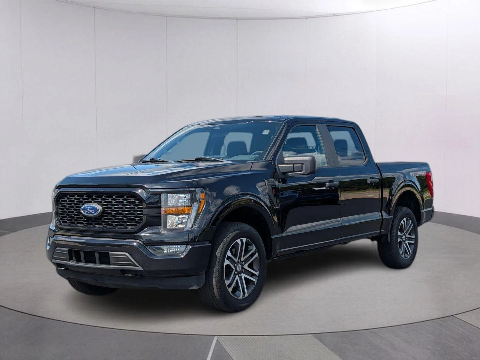 Used 2023 Agate Black Ford XL image 1
