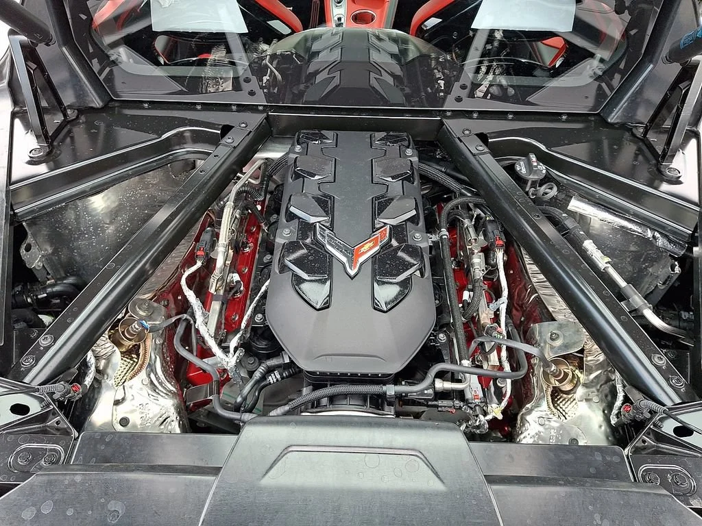 New 2027 Arctic White Chevrolet 2LT image 21