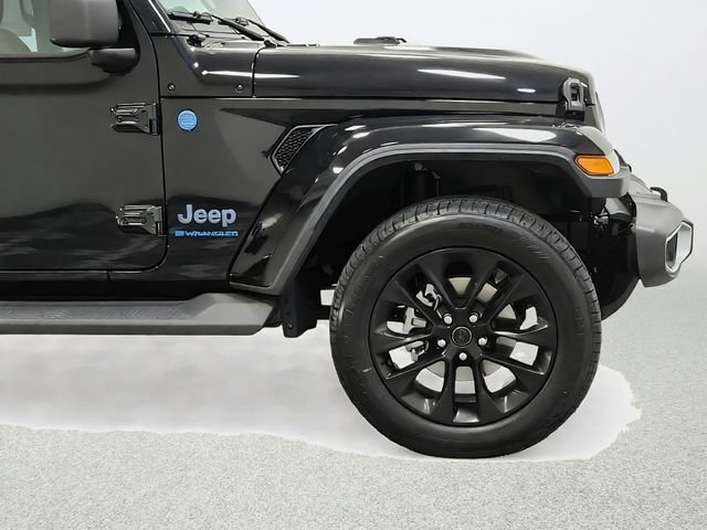 Used 2025 Black Jeep Sahara 4xe image 22