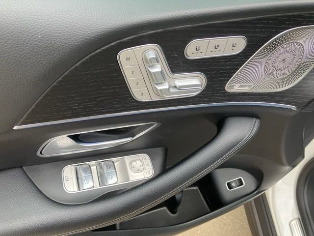 Used 2025 White Mercedes-Benz GLS 450 image 9