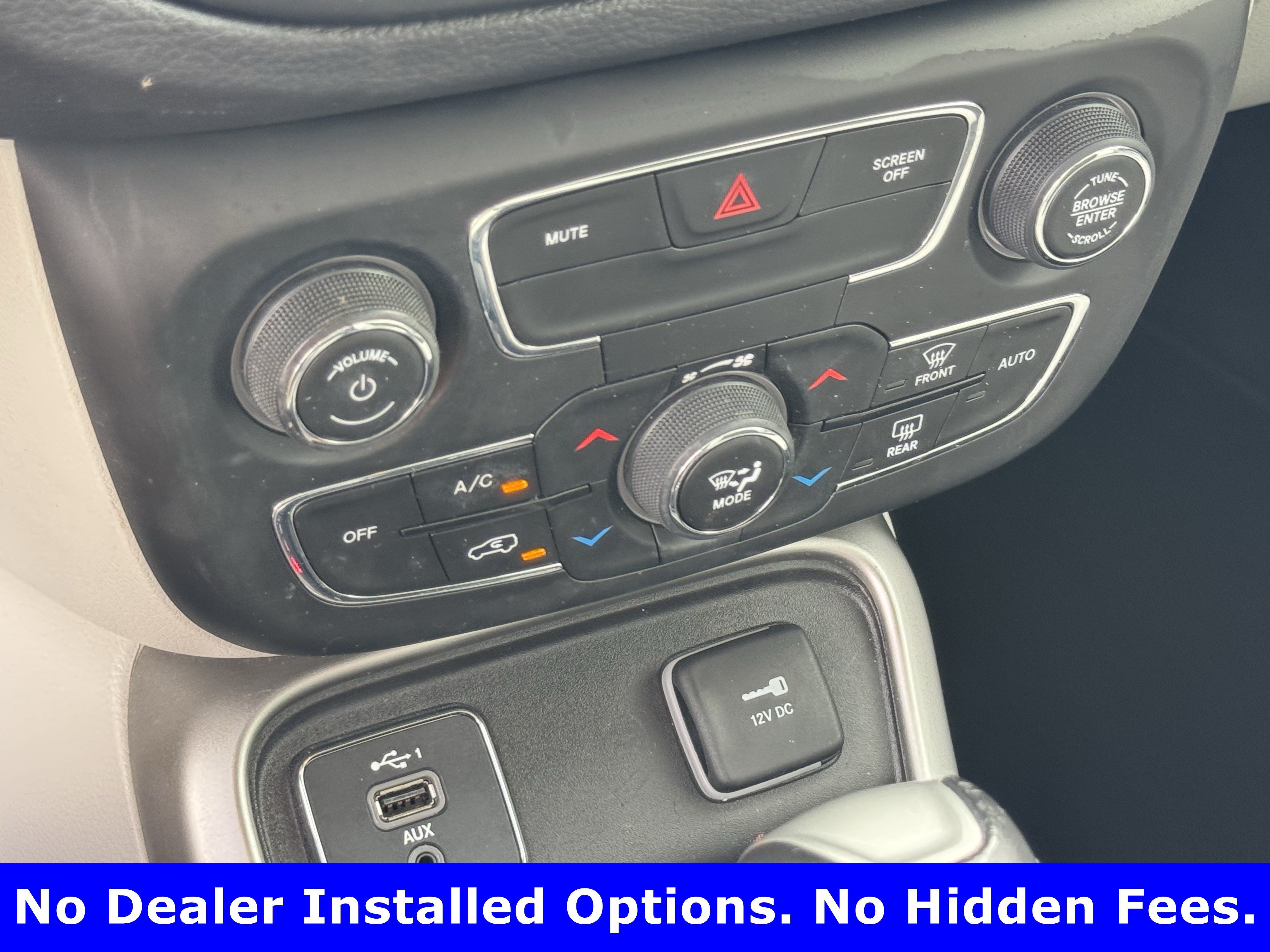 Used 2020 Billet Silver Metallic Clearcoat Jeep Latitude image 19