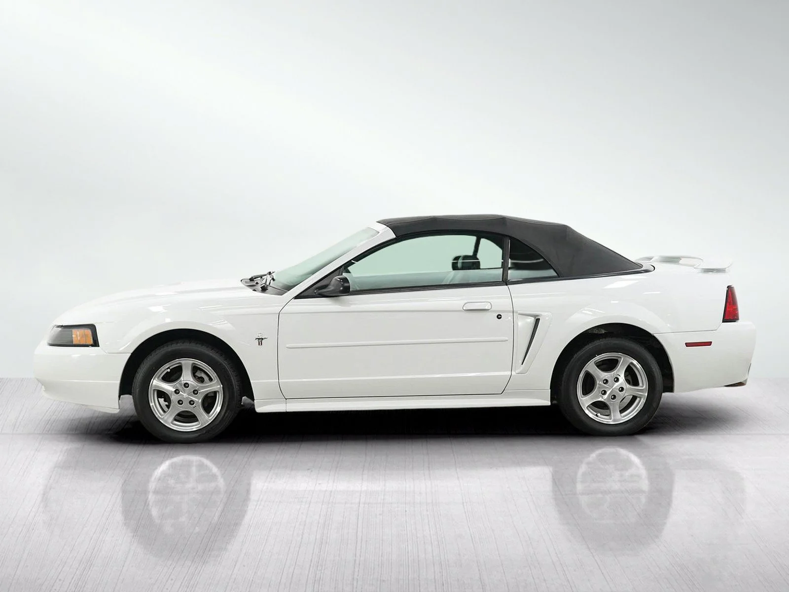 Used 2002 Ford Mustang Premium with VIN 1FAFP44492F202061 for sale in Burnsville, Minnesota