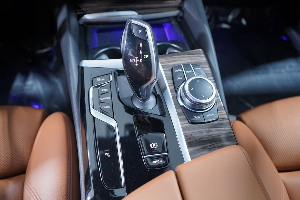 Used 2022 Bluestone Metallic BMW 530i image 11