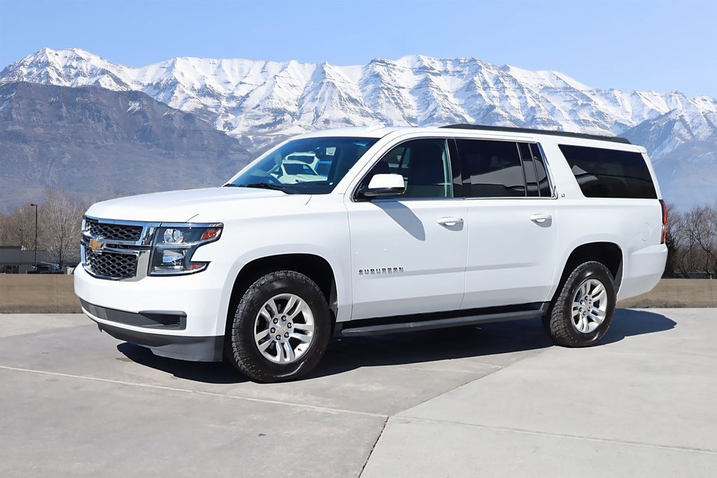 2019 Chevrolet Suburban LT photo 2