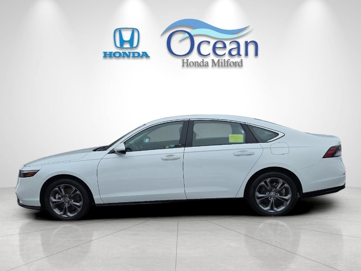 Used 2023 Platinum White Pearl Honda EX-L image 5
