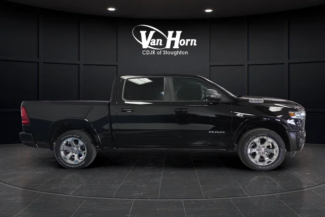 New 2026 Diamond Black Crystal Pearl-Coat Exterior Paint RAM Big Horn/Lone Star image 2
