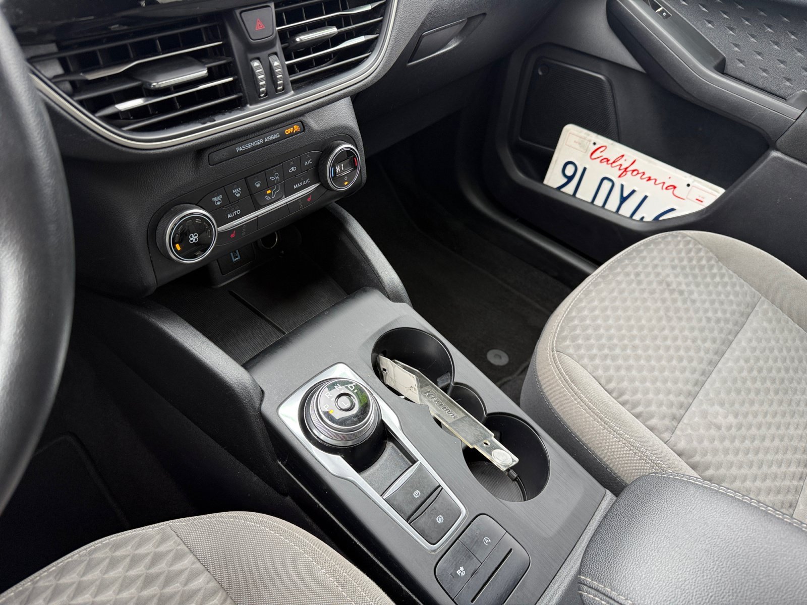 Used 2020 Red Metallic Ford SE image 13