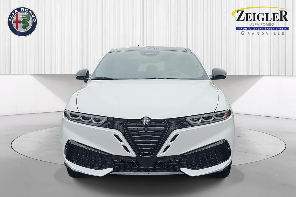 New 2026 Milano White Exterior Paint Alfa Romeo Veloce image 2