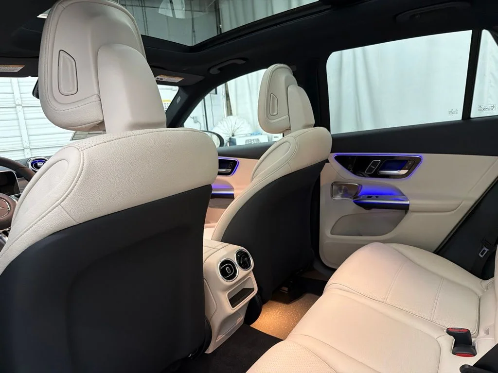 New 2027 White Mercedes-Benz GLC 300 image 22