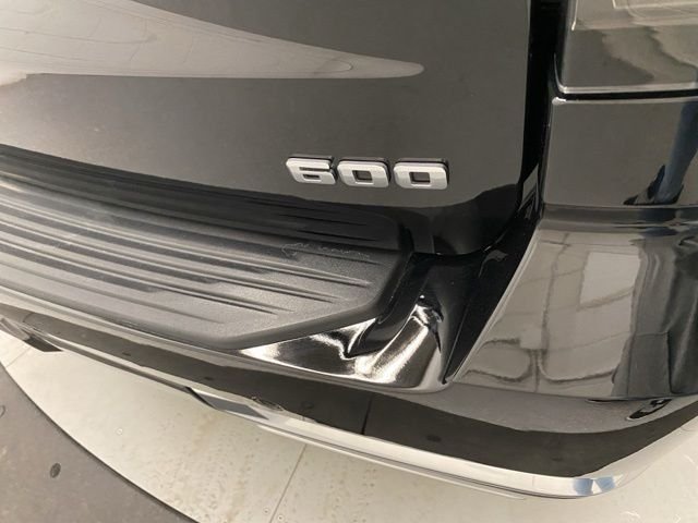 Used 2025  Cadillac Premium Luxury image 32