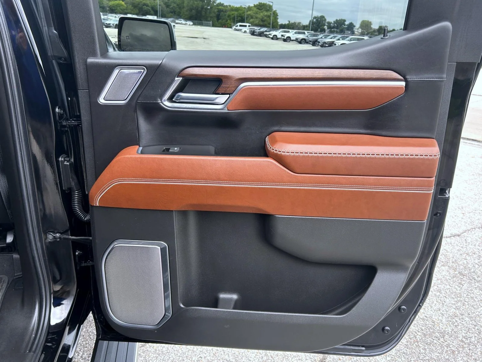 Used 2024 Black GMC Denali Ultimate image 18