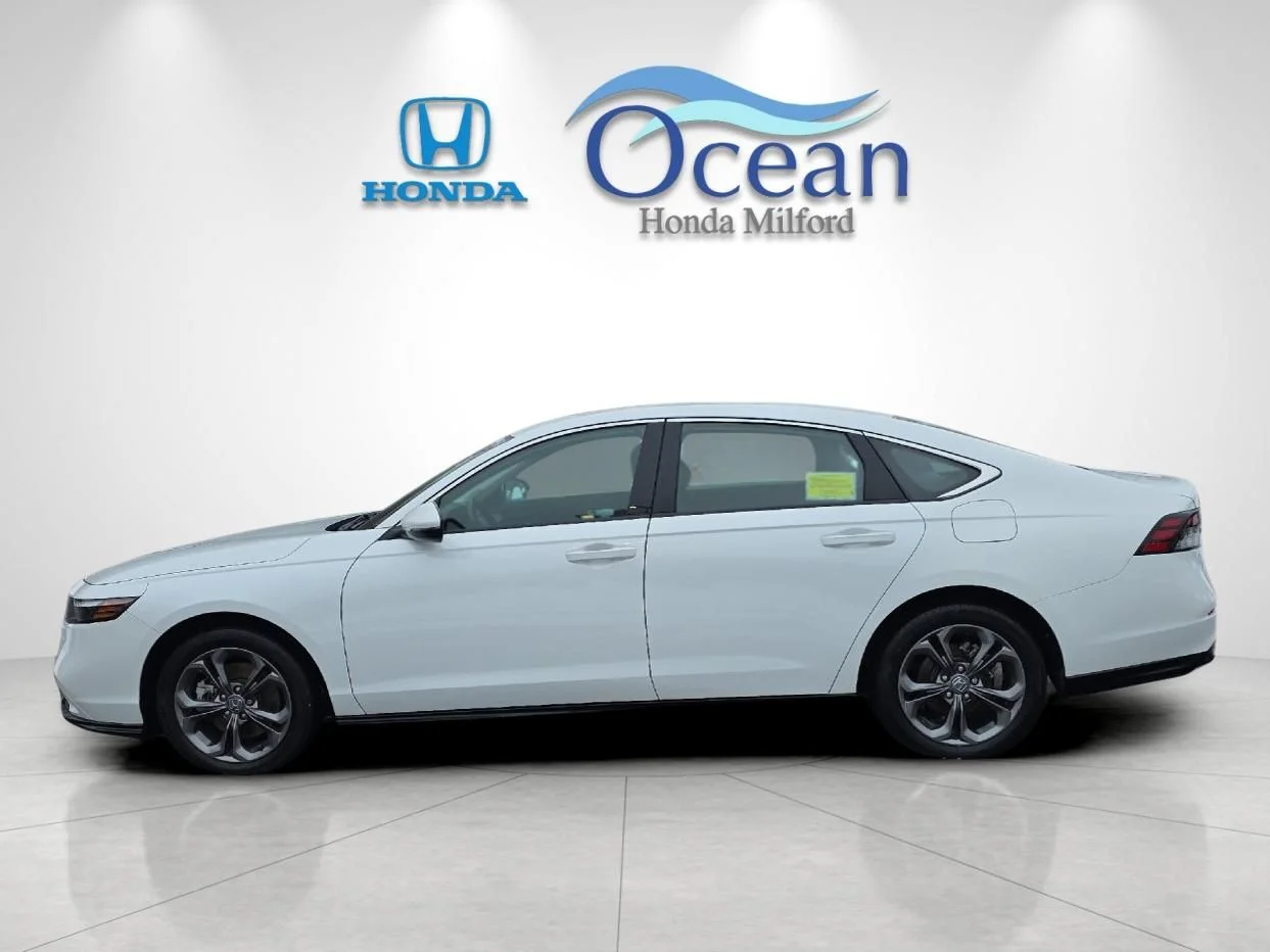 Used 2023 Platinum White Pearl Honda EX-L image 5