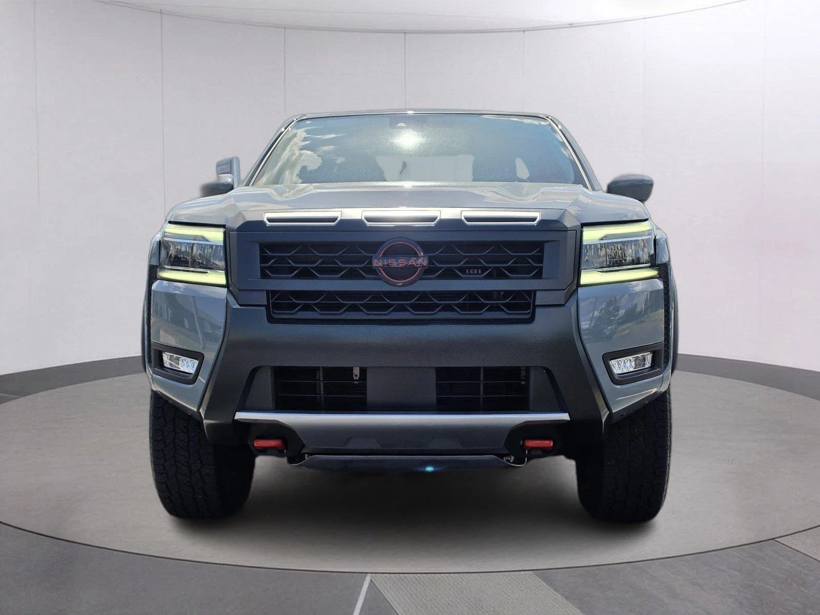 Used 2025 Boulder Gray Pearl Nissan PRO-4X image 8