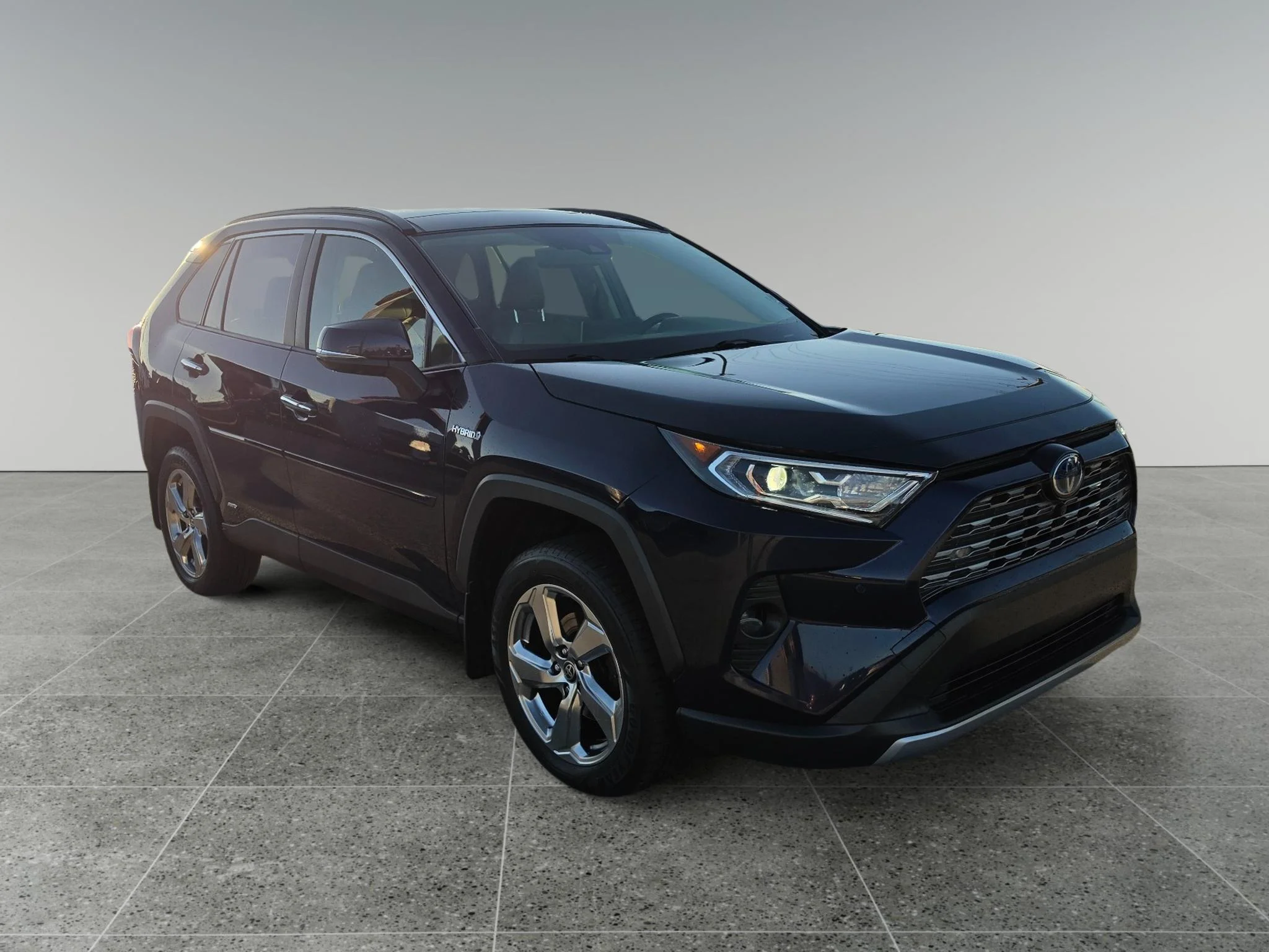 Used 2020 Blue Print Toyota Hybrid Limited image 4